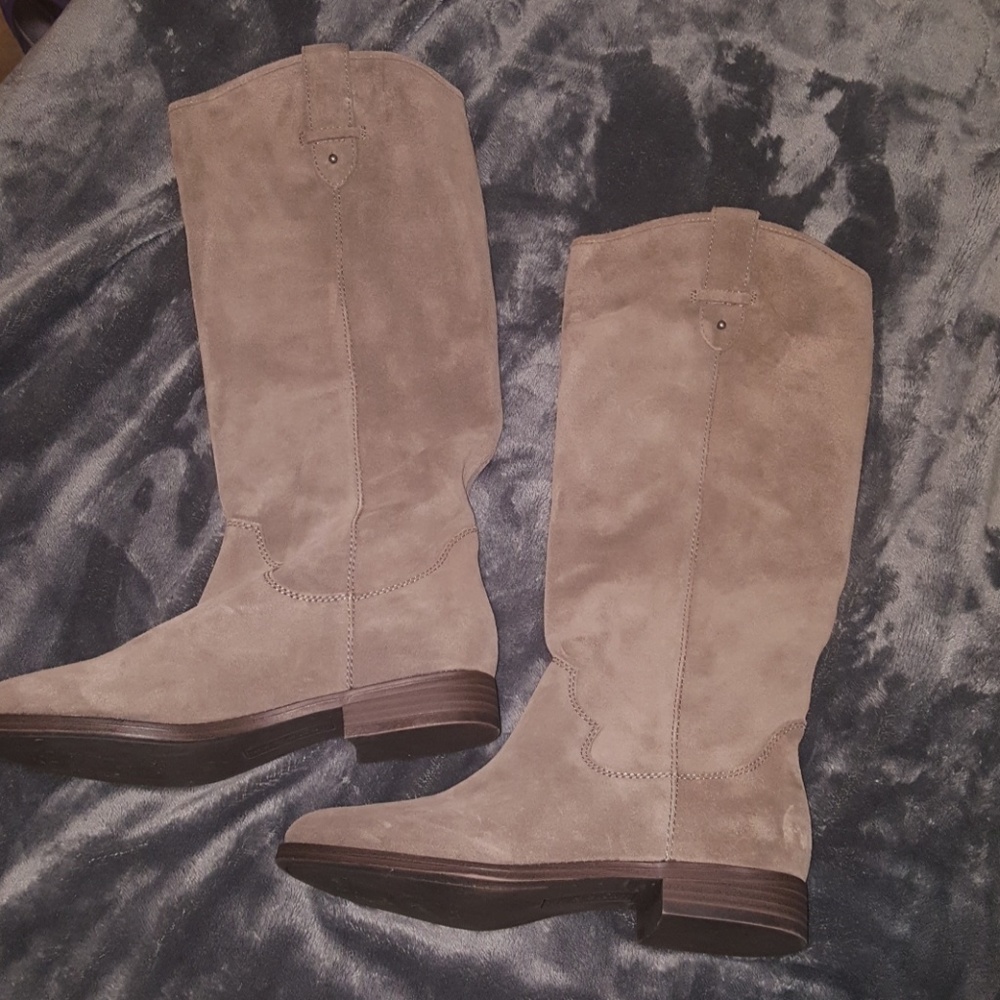 NWOB Tall Suede Frye&Co boots